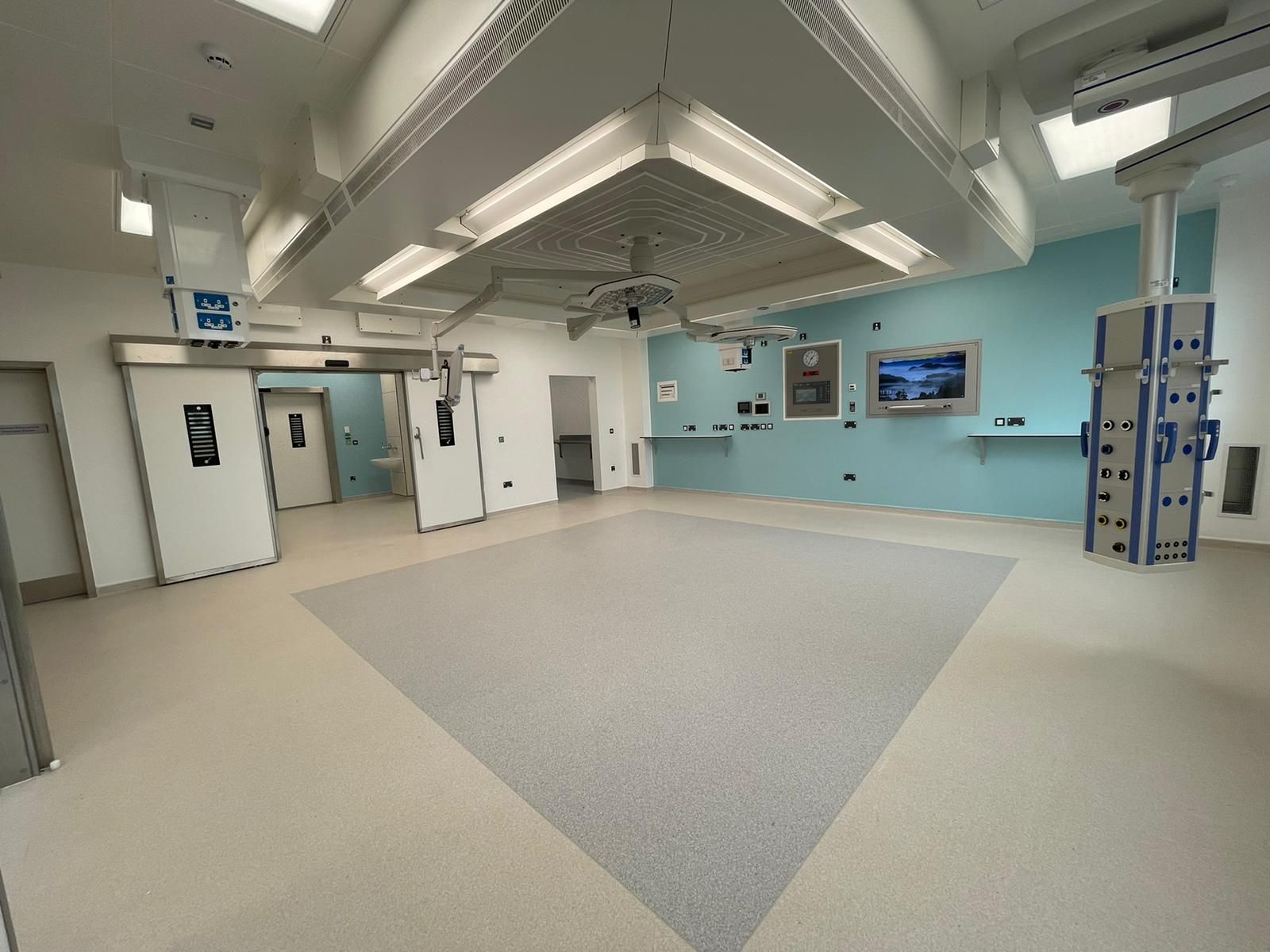 Croom Hospital – Theatre Fit Out gallery